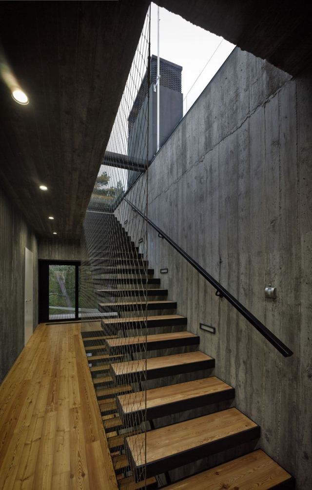 trapper design industriel stil træ metal sort tråd væg