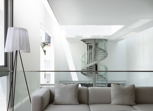 vindeltrappe metalglas moderne lejlighed