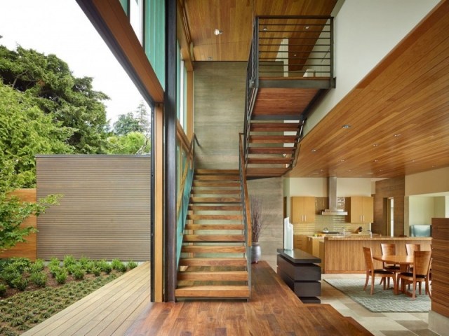 trappetrin tretrin stålstel gelænder moderne hus