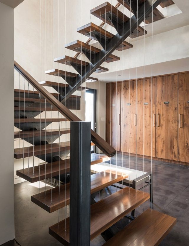 trappe trætrapper stålbjælke sort
