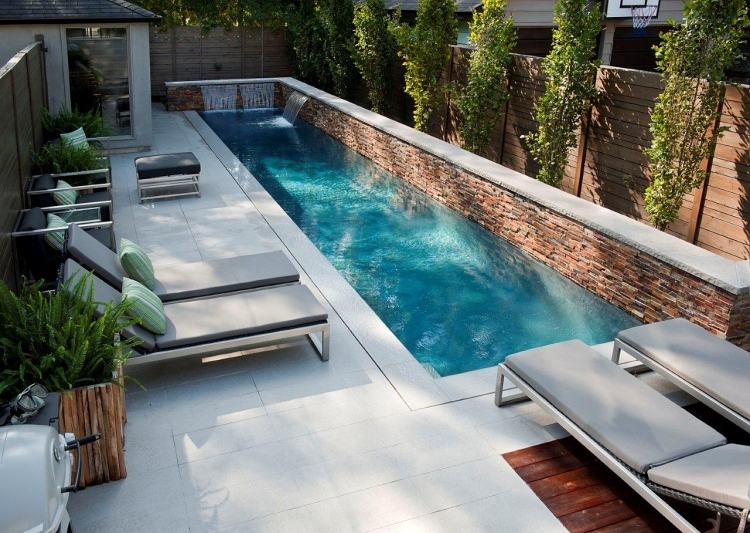 pool-have-rektangulær-naturstenbeklædning-senge-beskyttelse af personlige oplysninger-vandfald-swimmingpool