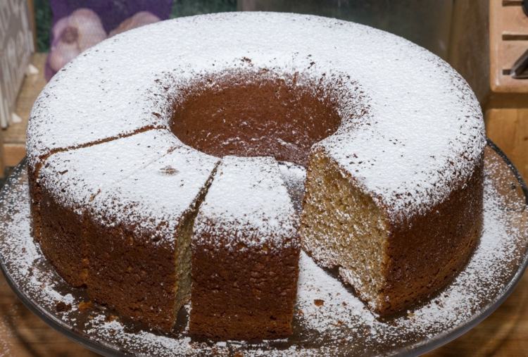 veganske opskrifter guglhupf-rund-pulveriseret sukker-dessert-idé