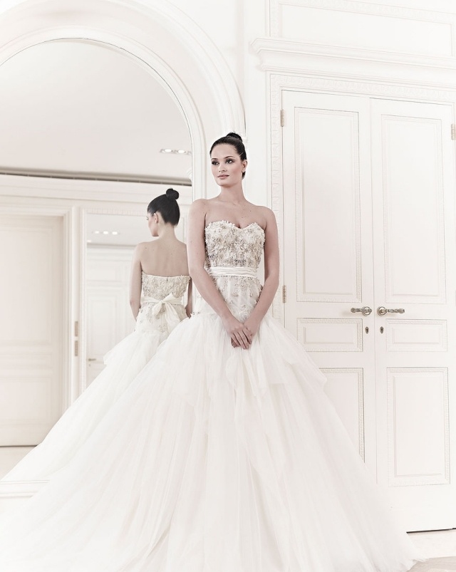 brudekjole-zuhair-murad-hertuginde-tuell-nederdel-corsage-broderet-skulderfri