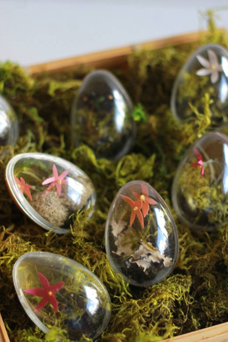 kreativ-påske-dekoration-terrarium-æg-gennemsigtig-mos