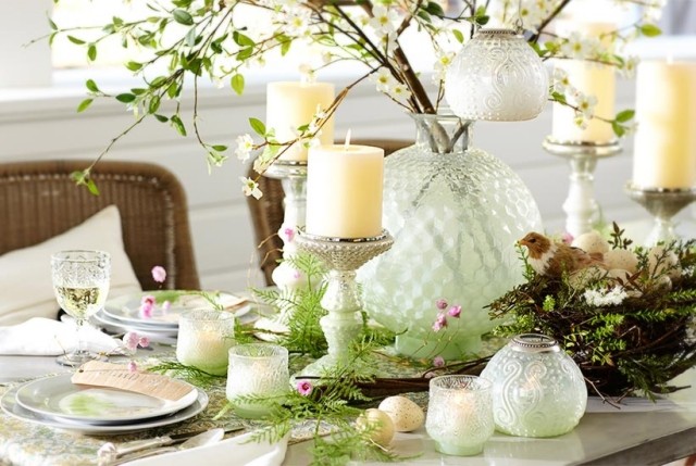 idé påske dekoration bordlys glas vase kirsebærblomster