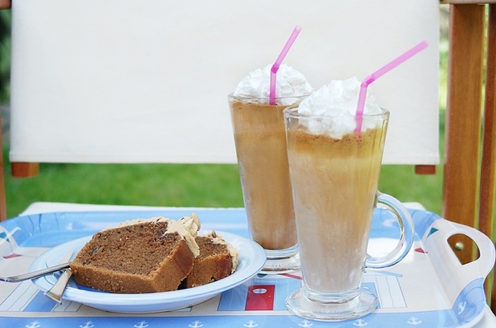 Is-kaffe-med-vaniljesirup