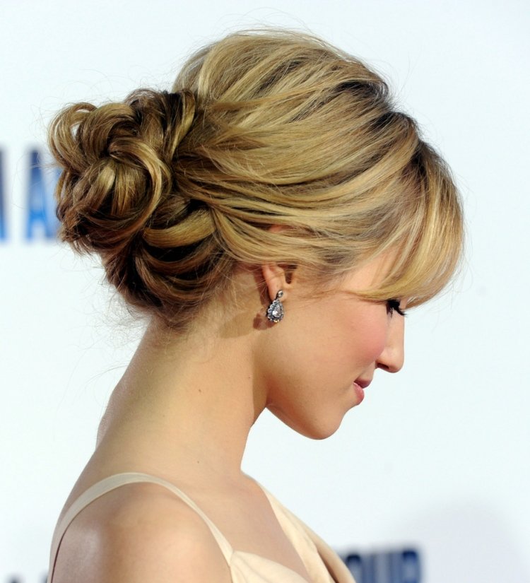 updo-ideer-jul-nytårs-bangs