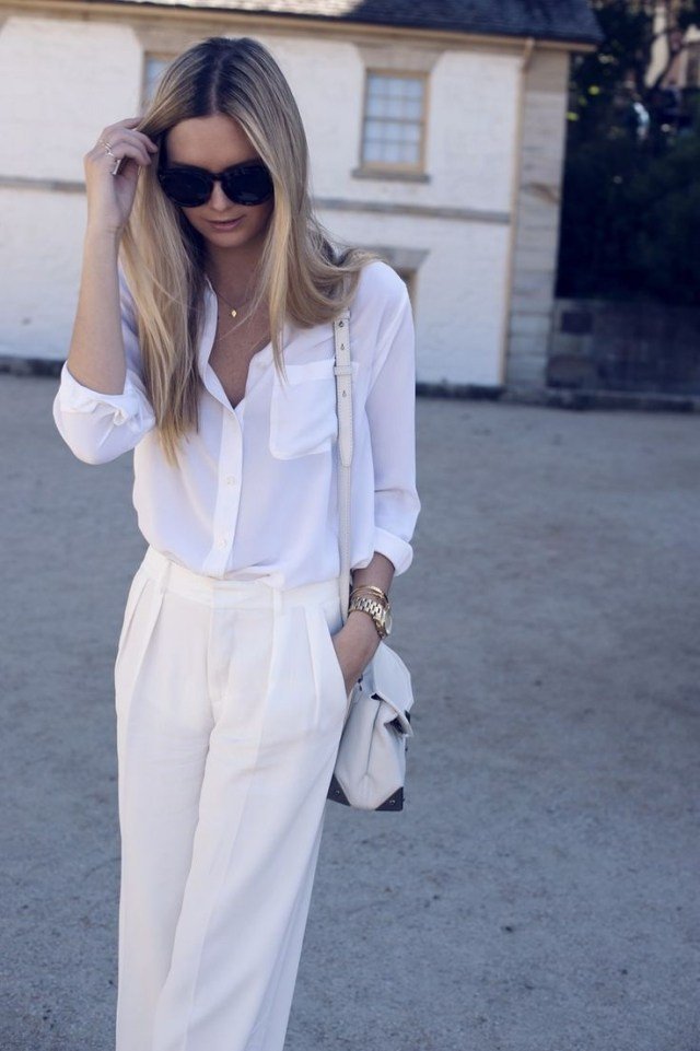 outfit-helt-hvid-bred-bukser-chiffon-skjorte