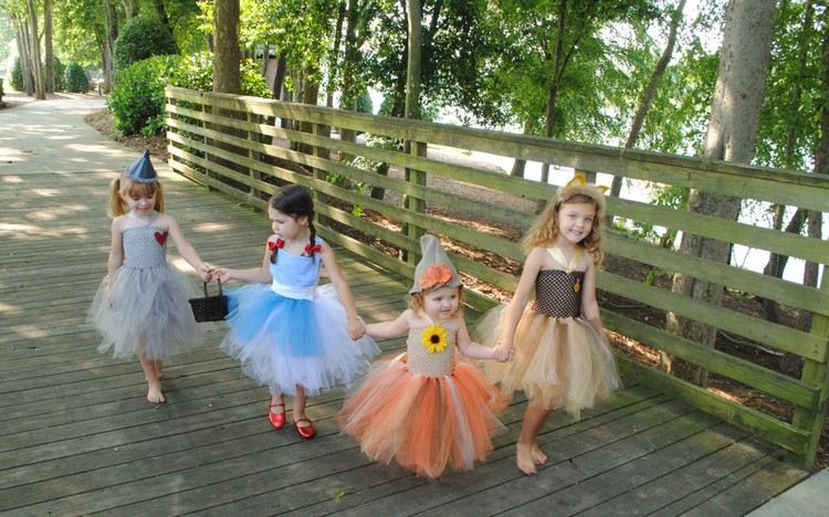 Karnevalskostumer til børn og babyer -madechen-tryllekunstner-oz-tutu-nederdele