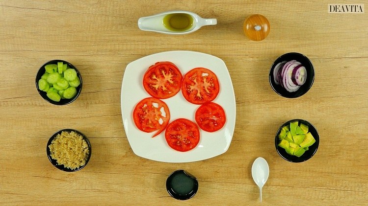Quinoa Avocado Salat Opskrift med Tomater til Vægttab