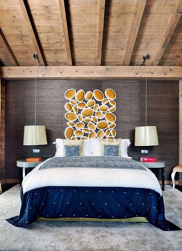 Rustikke soveværelsesmøbler ideer vægdekorationer loftbjælker bordlamper