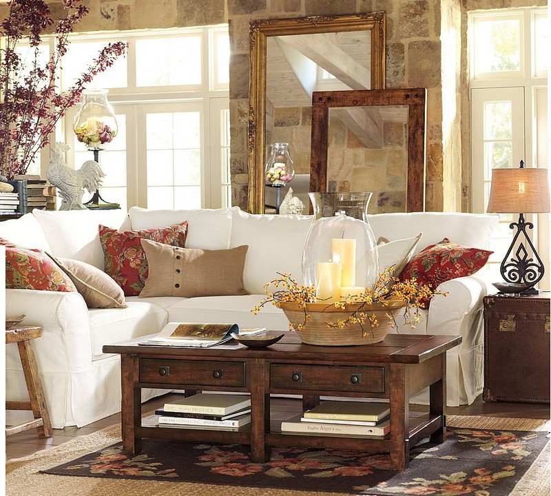 Ideer-efterårsdekorationer-sofabord-stearinlys-tørre-planter
