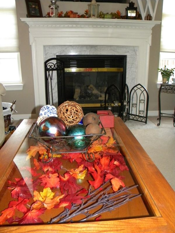 Ideer efterårsdekorationer sofabord glasplader