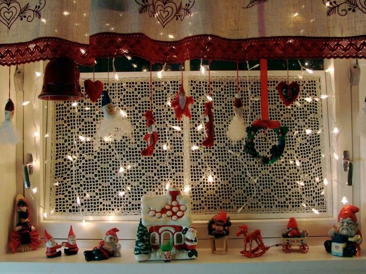 Vindueskarm-dekoration-interiør-jul-fe lys-figurer-vedhæng