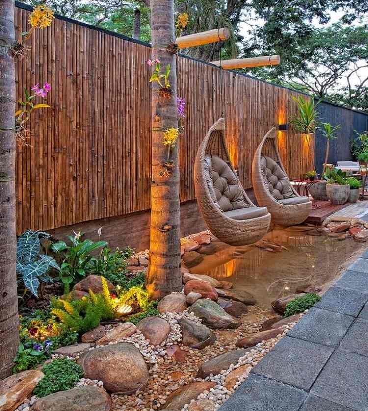 rotting-hængende stol-have-polstret-sæde-puder-tropisk-flair-bambus-hegn