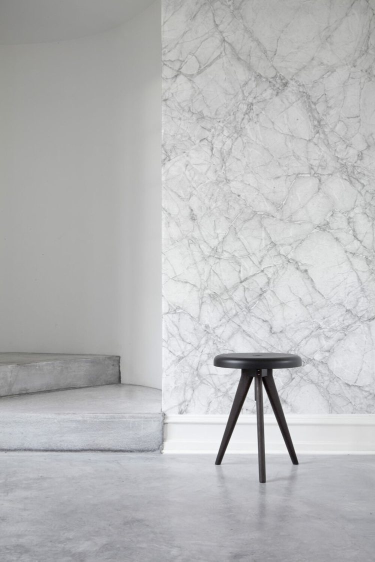 3d-tapet-marmor-hvid-grå-ædel-optik-sort-bord