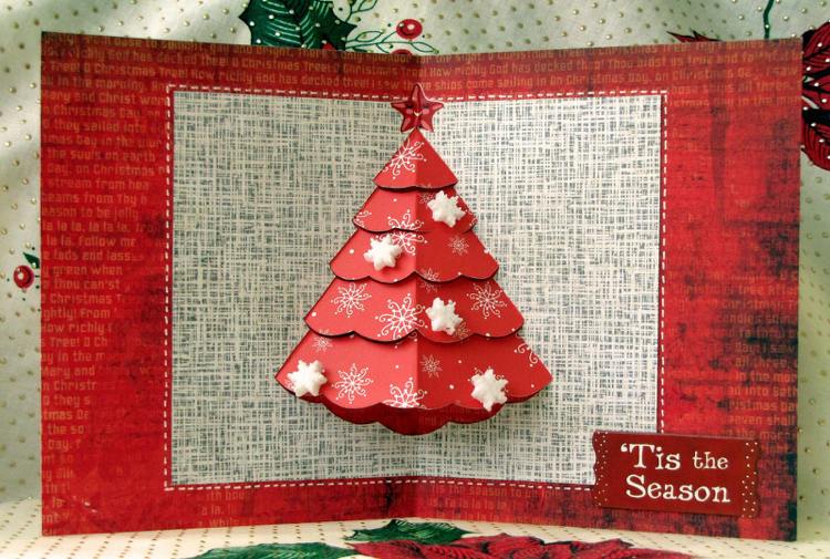 Pop op julekort med grantræ på rødt scrapbookingpapir