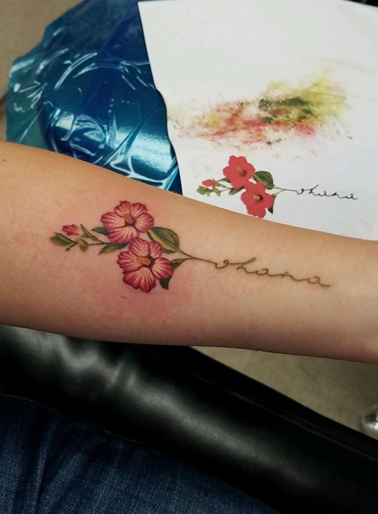 ohana tatovering blomster underarm indeni