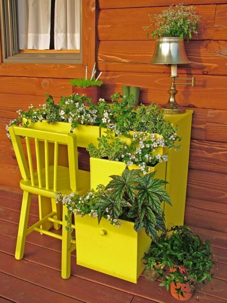 Kreativ-have-ideer-skrivebord-maling-beplantning-terrasse