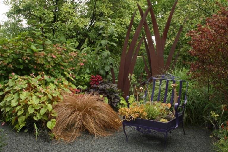 Plantning-kreativ-have-ideer-gammel-have-bænk