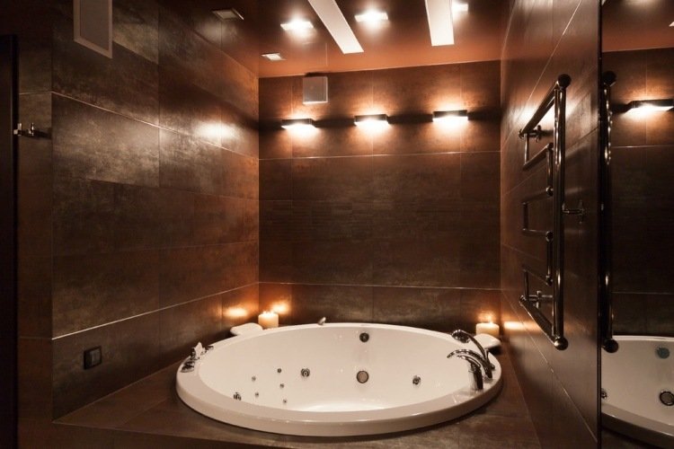 Vægbelysning-ideer-badeværelse-væglamper-metal