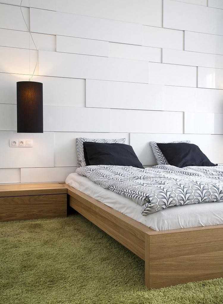 boligindretning-ideer-soveværelse-vægpaneler-hvid-3d-træ-seng-grønt-tæppe
