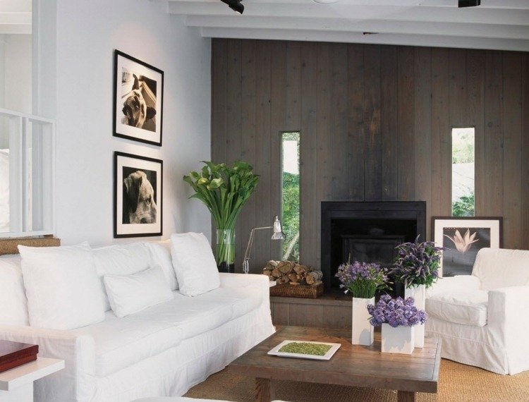 boligindretning ideer vægbeklædning grå træ hvid sofa pejs
