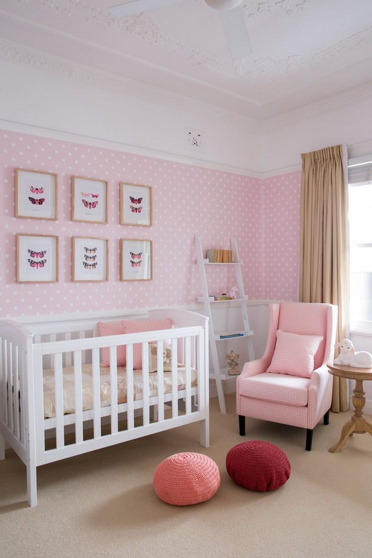 Baby værelse-design-pige-tapet-prik-mønster-pink-hvid