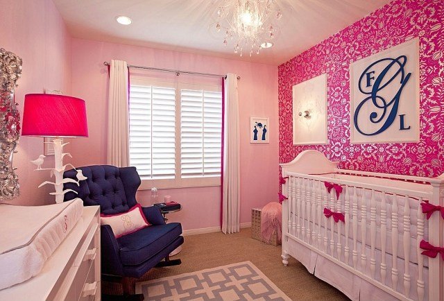 lille baby værelse pige lyserød hvid ideer deco fototapet accent væg