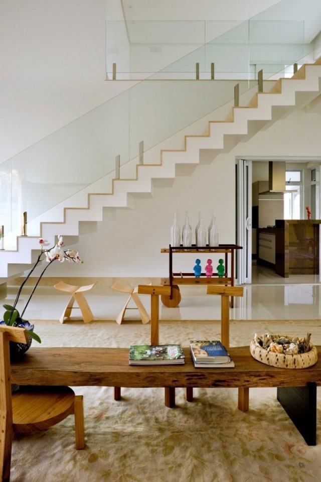 Elegant trappe, behagelig lille plads påkrævet Foldet trappe moderne