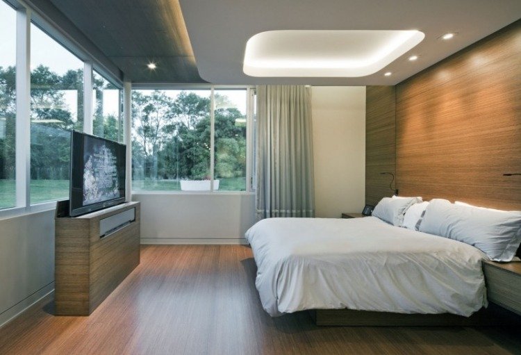 indirekte-LED-loft-belysning-soveværelse-træ-vægbeklædning-tv-stativ