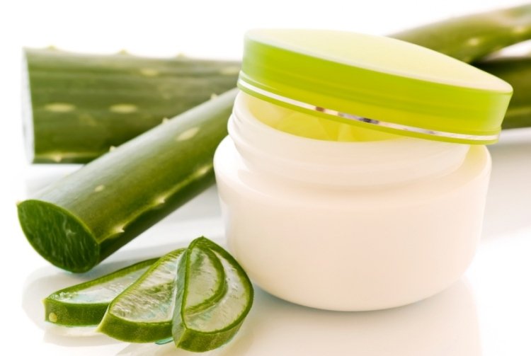 Gør-det-selv ansigtsmasker mod tør-hud-aloe-agurk
