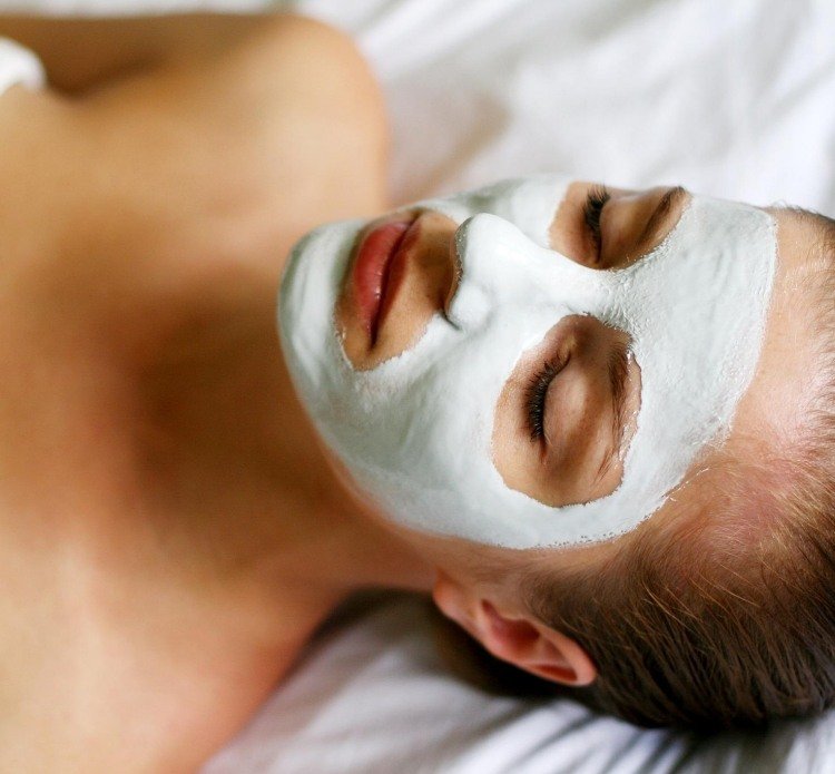 ansigtsmasker-gør-det-selv-mod-tør-hud-hvid-ler-kaolin