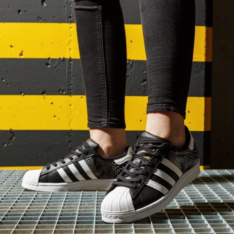 adidas Superstar sneakers med den typiske skal tå