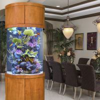 Дизайн на трапезария с аквариум със стълб