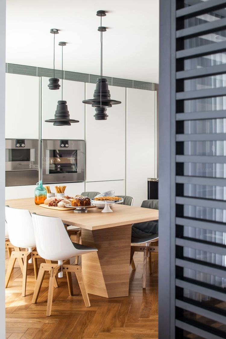 aluminium-rumdeler-sort-glas-træ-spisebord-moderne