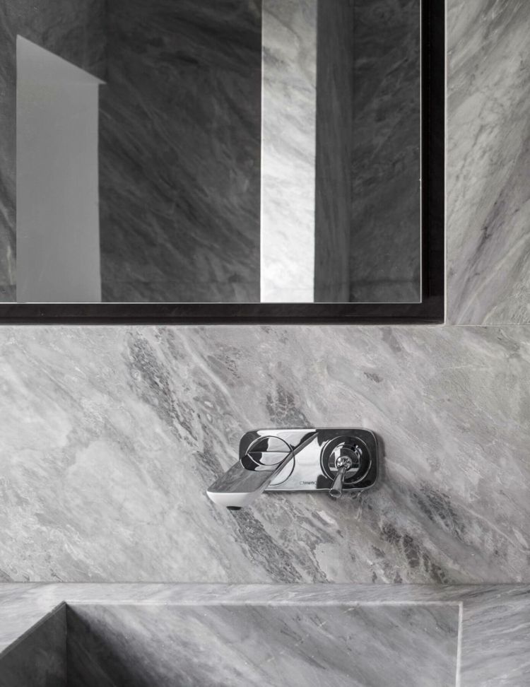 aluminiums-rumdeler-sort-håndvask-natursten-beslag-glans-spejl
