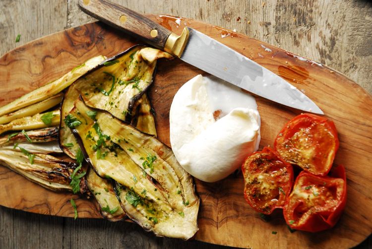 Antipasti-lav-selv-opskrifter-grøntsager-aubergine-mozzarella