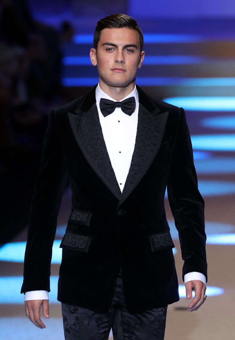 jakkesæt tendenser 2019 elegant herretøj designer bryllups lejligheder catwalk modeshow sort tweed fløjl sløjfe smoking