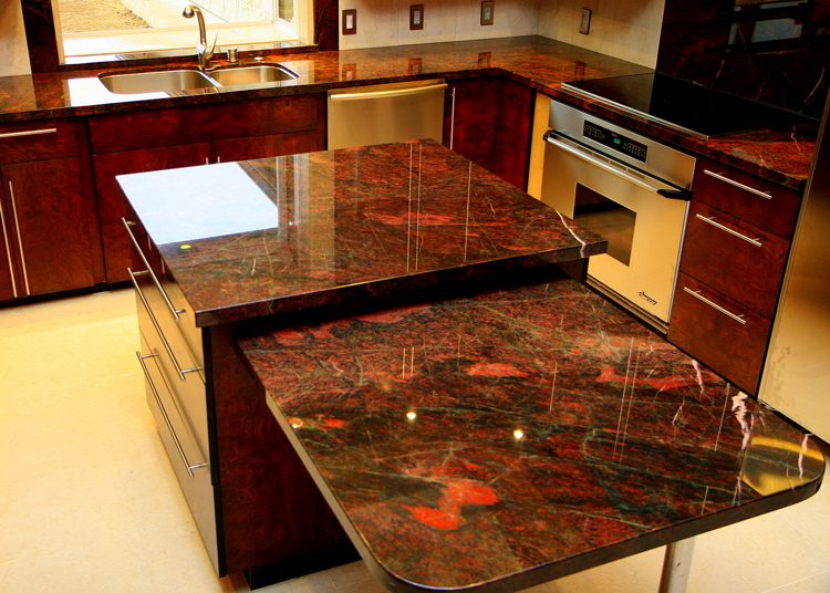 bordplade-granit-køkken-ædel-chic-design-rød-sort-moderne