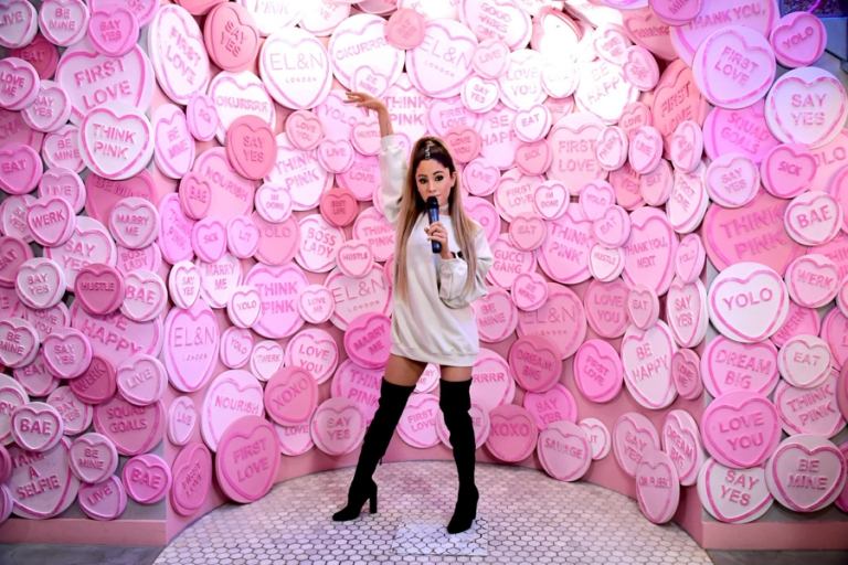 Fans af Ariana Grande voksfigur kritiserer ansigt