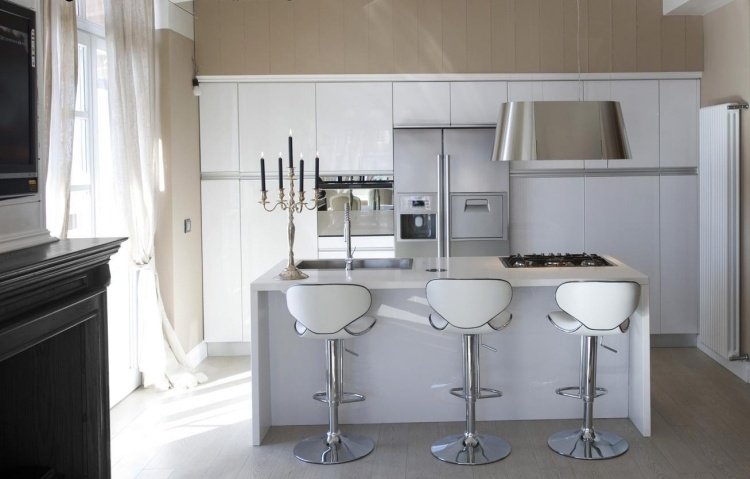 design-emhætter-moderne-elica-køkken-hvid-beige-køkken mod-køkken ø-gaskomfur