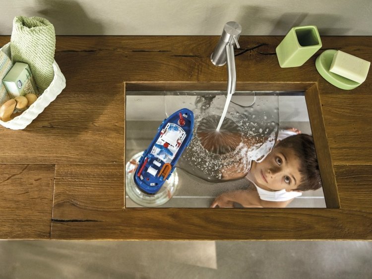 håndvask-badeværelse-design-innovativ-håndvask-træ-gennemsigtig-sjov