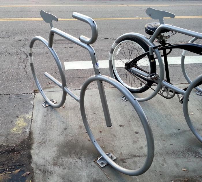 Single-cykel-stand-design-cykel-form-lavet af galvaniseret stål