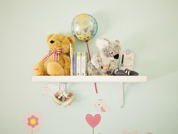 Baby værelse-væg-hylde-fantasifuldt-dekorere-sikker