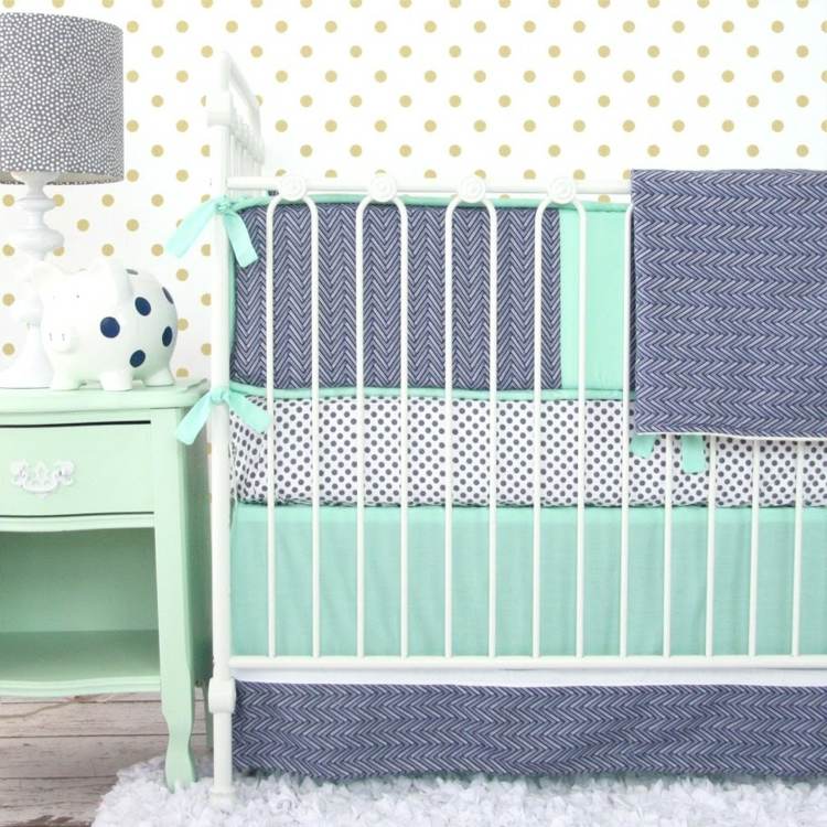sennep mynte blå grå tekstil mønster seng seng baby værelse