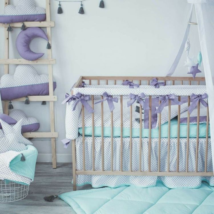 farverigt babyværelse lilla mynte grå hvid legetøjsdekoration