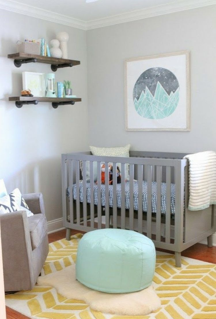 neutralt babyværelse gråt sengelinned ternet blå hvidt puf mynte sennepstæppe