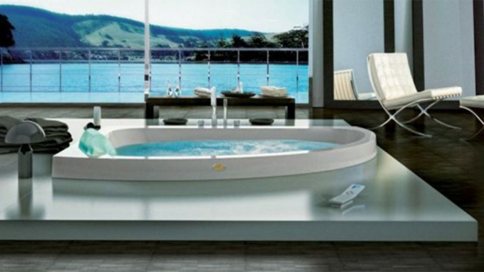 luksus badeværelse rustik moderne badekar liggestol aublick sø