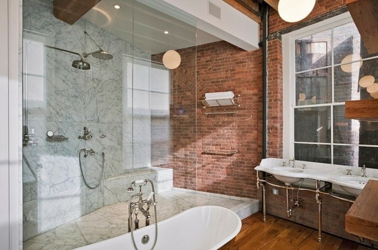 industriel stil badeværelse design rør brusebad mursten mur